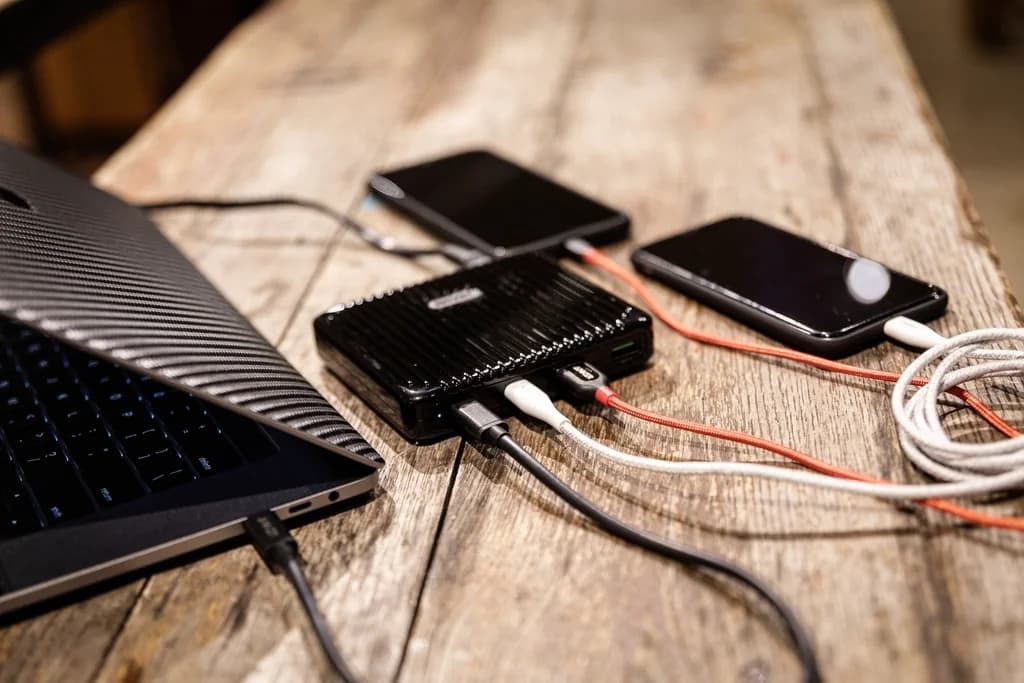 Flowcase Volt 10000 Mini Cable Power Bank