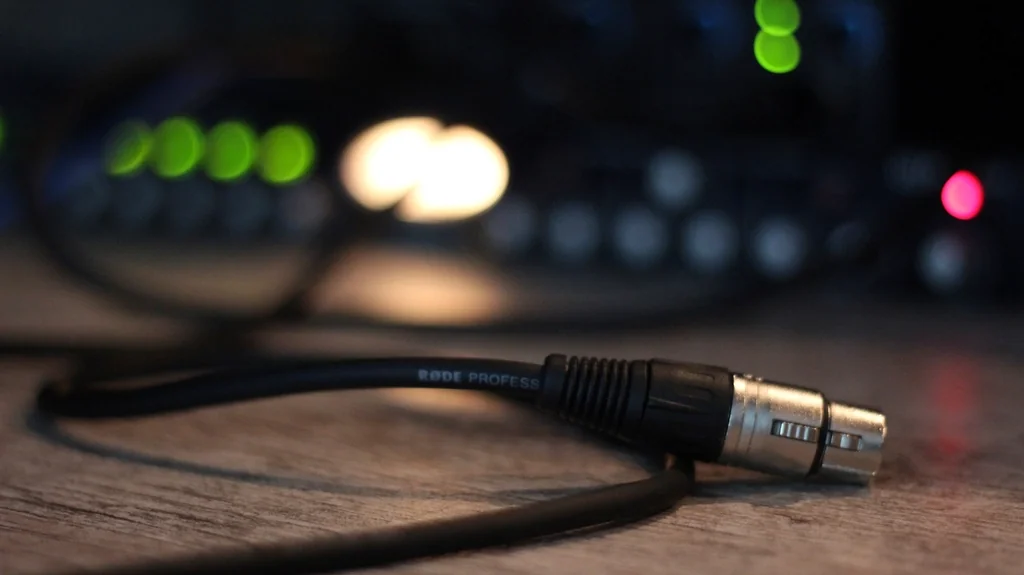 Flowcase Right-Angle Gaming USB-C 2m Cable